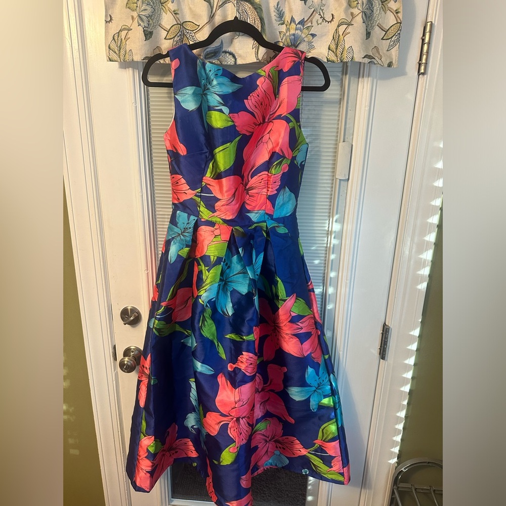Brand new with tags! Stunning bright and vibrant Chicwish dress!